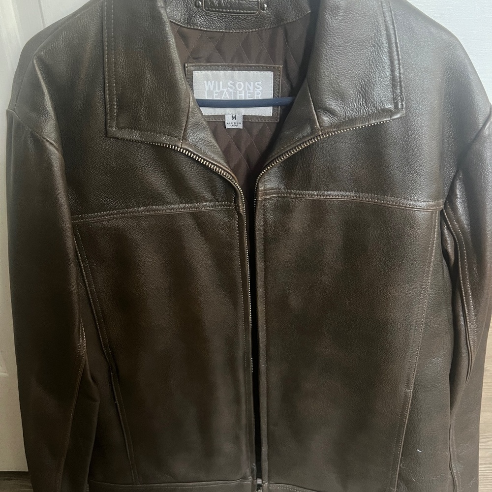 Men’s dark brown leather jacket